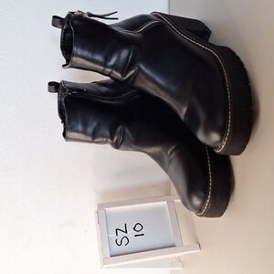 #AEU Archer sz 10M  chunky heeled boot